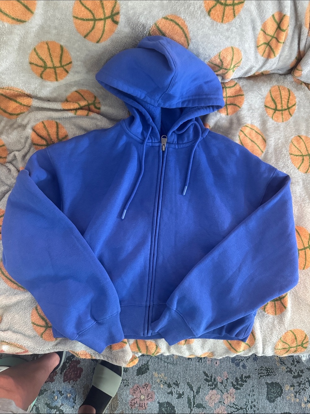 NWOT buttery soft Full-Zip cropped hoodie